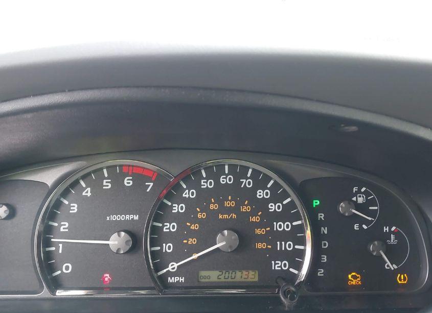 Photo 7 of 2005 Toyota Sequoia SR5 V8 (VIN 5TDBT44A65S237249)