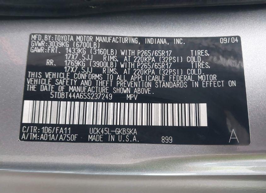 Photo 9 of 2005 Toyota Sequoia SR5 V8 (VIN 5TDBT44A65S237249)