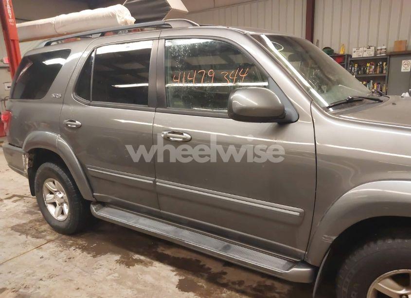 Photo 13 of 2007 Toyota Sequoia SR5 V8 (VIN 5TDBT44A67S292089)