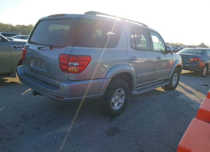 Photo 4 of 2001 Toyota Sequoia SR5 V8 (VIN 5TDBT44A71S003521)