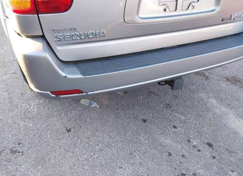 Photo 6 of 2001 Toyota Sequoia SR5 V8 (VIN 5TDBT44A71S003521)