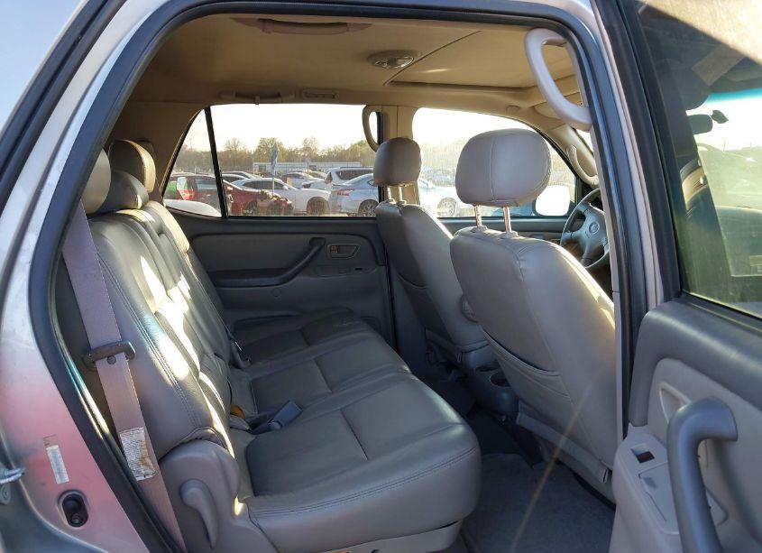 Photo 8 of 2001 Toyota Sequoia SR5 V8 (VIN 5TDBT44A71S003521)