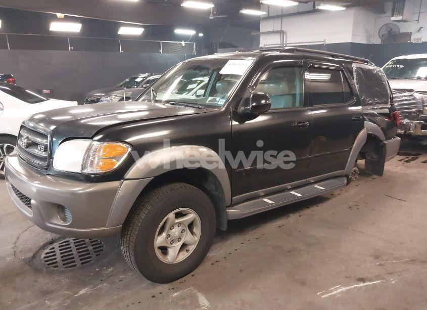 Photo 2 of 2002 Toyota Sequoia SR5 V8 (VIN 5TDBT44A72S081976)