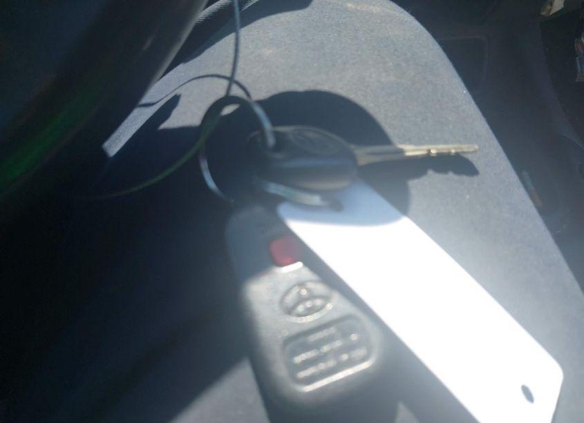 Photo 11 of 2004 Toyota Sequoia SR5 V8 (VIN 5TDBT44A74S212875)