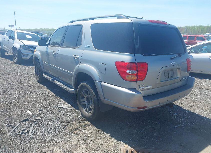 Photo 3 of 2004 Toyota Sequoia SR5 V8 (VIN 5TDBT44A74S212875)