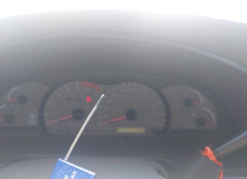 Photo 7 of 2004 Toyota Sequoia SR5 V8 (VIN 5TDBT44A74S212875)