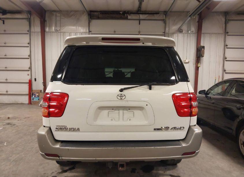 Photo 17 of 2004 Toyota Sequoia SR5 V8 (VIN 5TDBT44A74S225058)