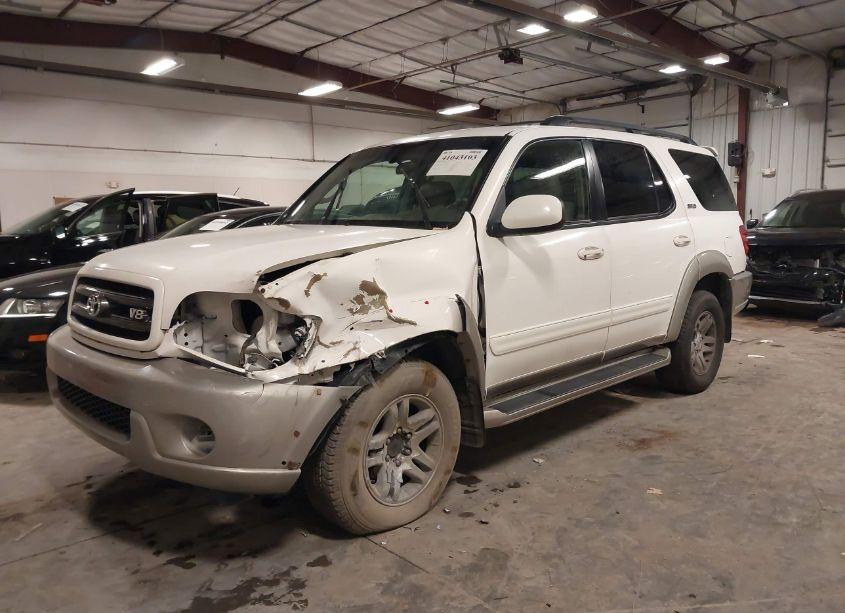 Photo 2 of 2004 Toyota Sequoia SR5 V8 (VIN 5TDBT44A74S225058)