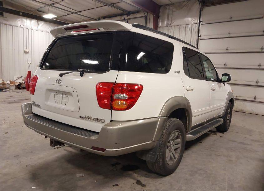 Photo 4 of 2004 Toyota Sequoia SR5 V8 (VIN 5TDBT44A74S225058)