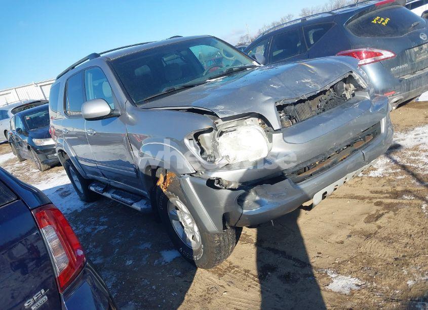 2005 Toyota Sequoia SR5 V8 (VIN 5TDBT44A75S236420) main photo