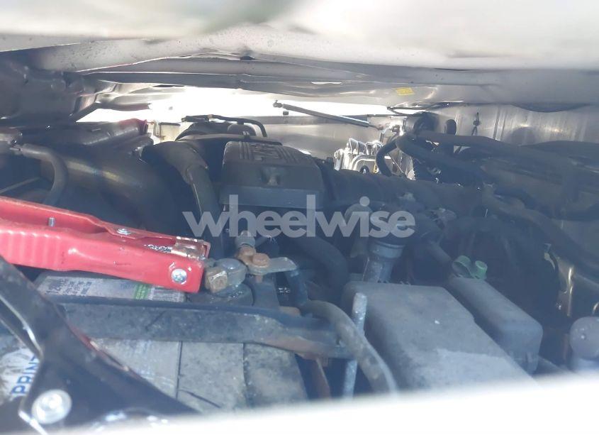 Photo 10 of 2005 Toyota Sequoia SR5 V8 (VIN 5TDBT44A75S236420)