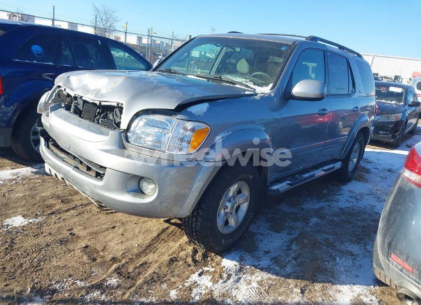 Photo 2 of 2005 Toyota Sequoia SR5 V8 (VIN 5TDBT44A75S236420)
