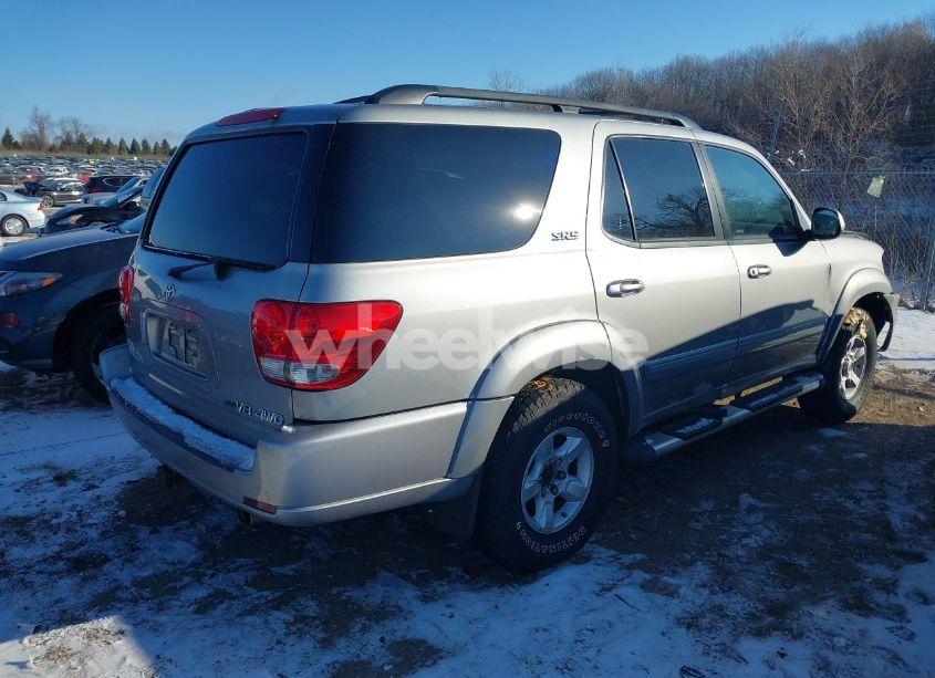 Photo 4 of 2005 Toyota Sequoia SR5 V8 (VIN 5TDBT44A75S236420)