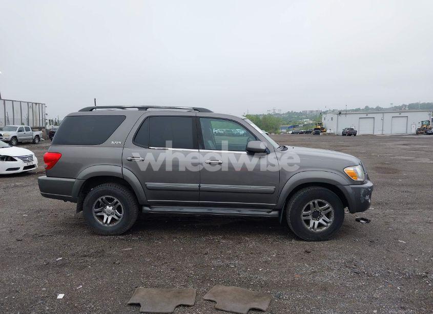 Photo 14 of 2005 Toyota Sequoia SR5 V8 (VIN 5TDBT44A75S240614)