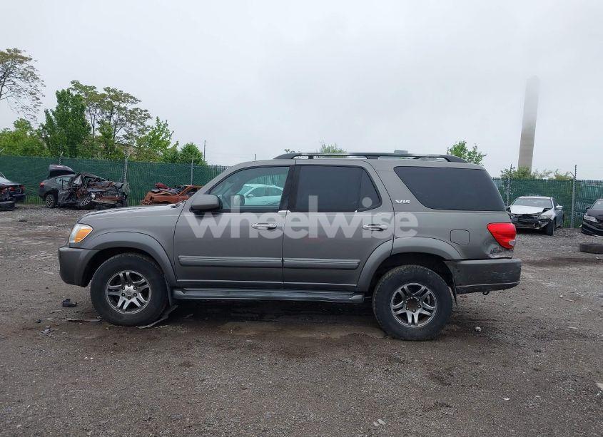 Photo 15 of 2005 Toyota Sequoia SR5 V8 (VIN 5TDBT44A75S240614)