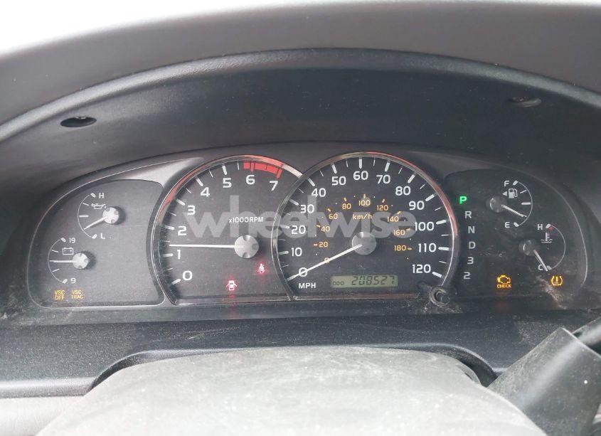 Photo 7 of 2005 Toyota Sequoia SR5 V8 (VIN 5TDBT44A75S240614)