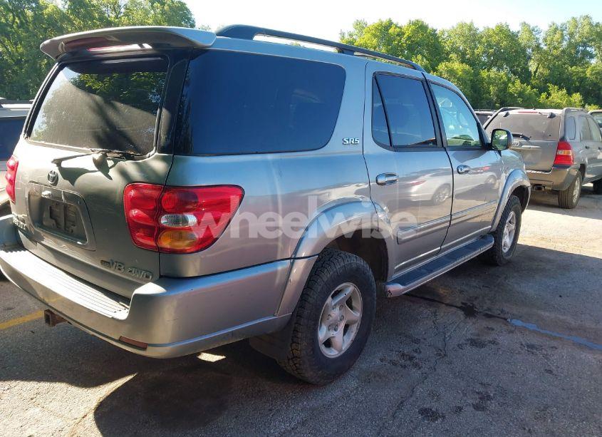 Photo 4 of 2002 Toyota Sequoia SR5 V8 (VIN 5TDBT44A82S125869)