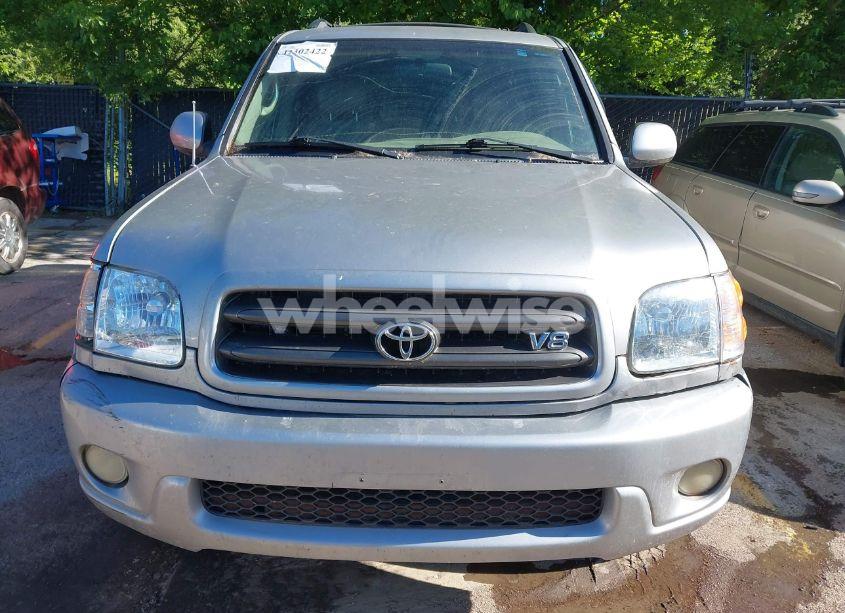 Photo 6 of 2002 Toyota Sequoia SR5 V8 (VIN 5TDBT44A82S125869)