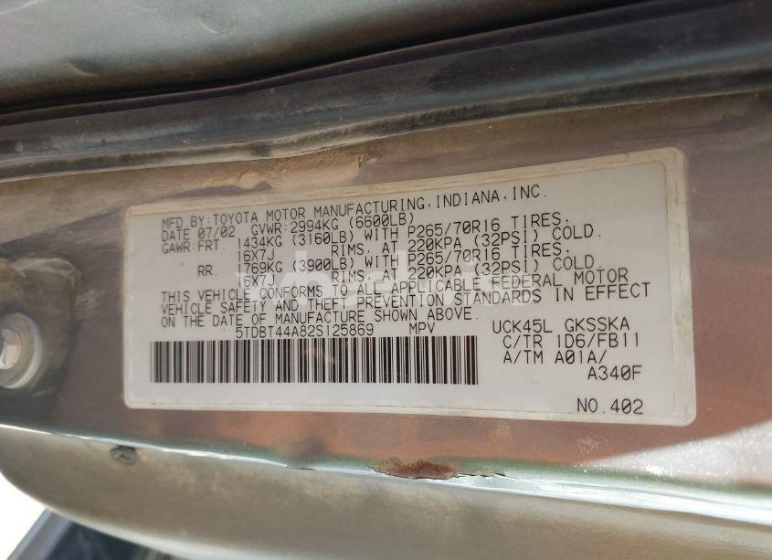 Photo 9 of 2002 Toyota Sequoia SR5 V8 (VIN 5TDBT44A82S125869)