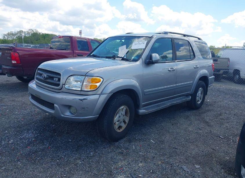 Photo 2 of 2003 Toyota Sequoia SR5 V8 (VIN 5TDBT44A83S148649)