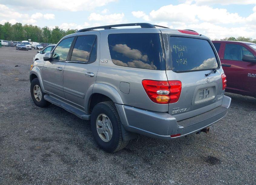 Photo 3 of 2003 Toyota Sequoia SR5 V8 (VIN 5TDBT44A83S148649)