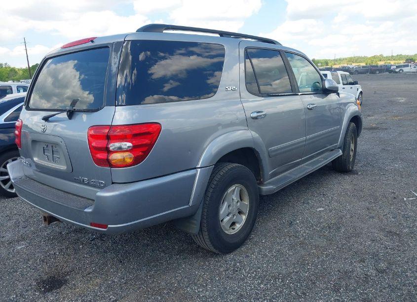 Photo 4 of 2003 Toyota Sequoia SR5 V8 (VIN 5TDBT44A83S148649)
