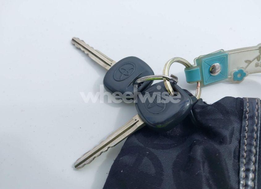 Photo 11 of 2003 Toyota Sequoia SR5 V8 (VIN 5TDBT44A83S172501)