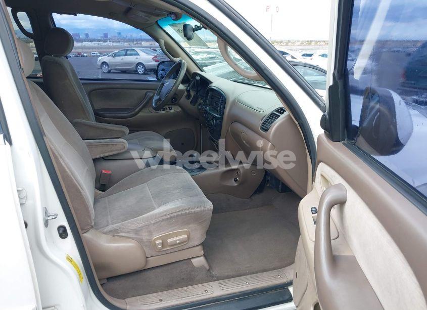 Photo 5 of 2003 Toyota Sequoia SR5 V8 (VIN 5TDBT44A83S172501)