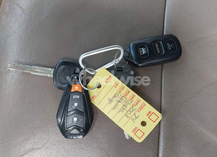 Photo 11 of 2003 Toyota Sequoia SR5 V8 (VIN 5TDBT44A83S181215)