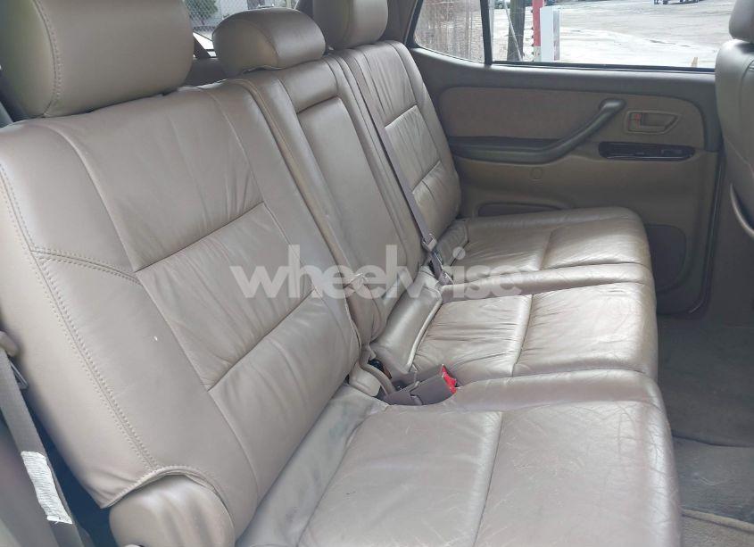 Photo 8 of 2003 Toyota Sequoia SR5 V8 (VIN 5TDBT44A83S181215)