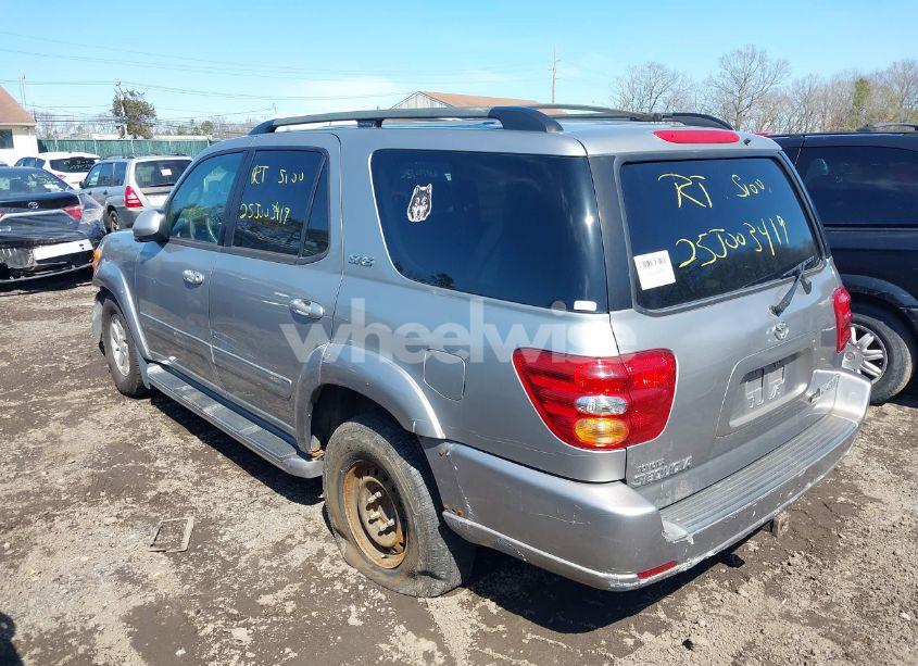 Photo 3 of 2004 Toyota Sequoia SR5 V8 (VIN 5TDBT44A84S229426)