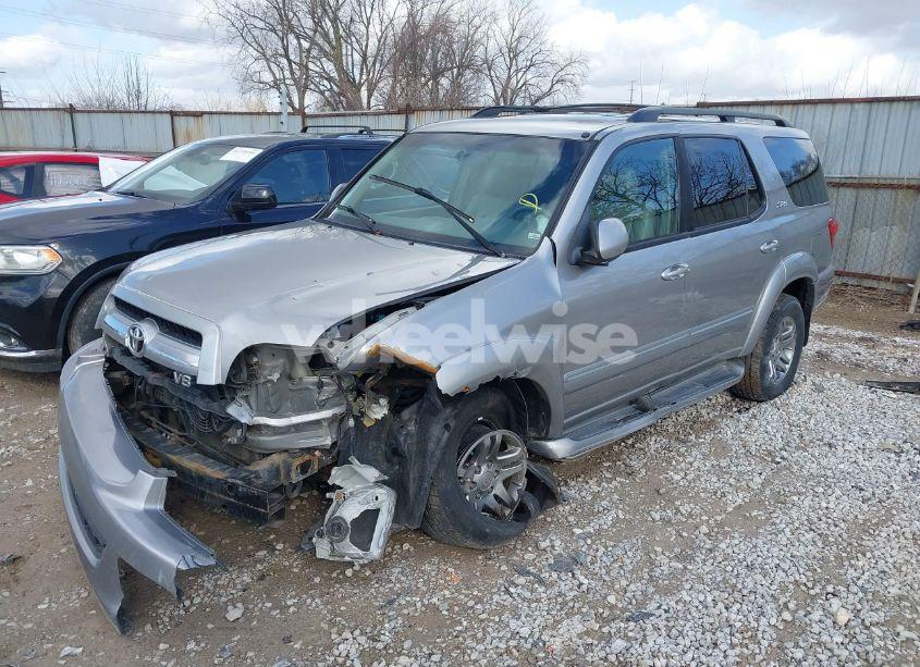 Photo 2 of 2005 Toyota Sequoia SR5 V8 (VIN 5TDBT44A85S251105)