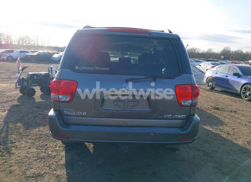 Photo 16 of 2007 Toyota Sequoia SR5 V8 (VIN 5TDBT44A87S277836)