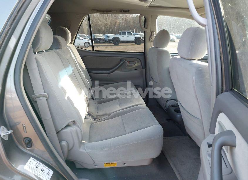 Photo 8 of 2007 Toyota Sequoia SR5 V8 (VIN 5TDBT44A87S277836)