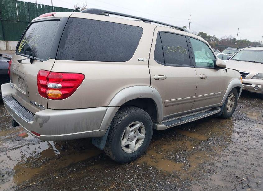 Photo 4 of 2002 Toyota Sequoia SR5 (VIN 5TDBT44A92S104383)