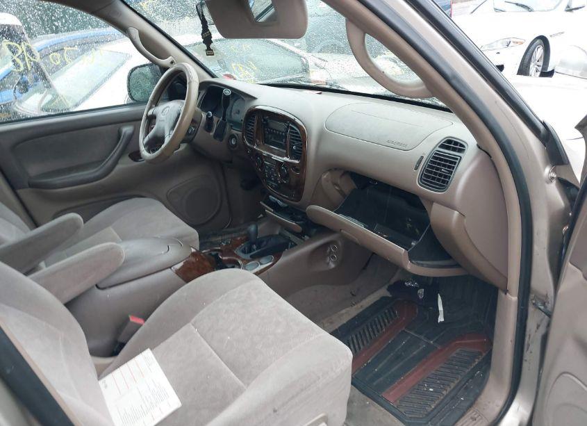 Photo 5 of 2002 Toyota Sequoia SR5 (VIN 5TDBT44A92S104383)