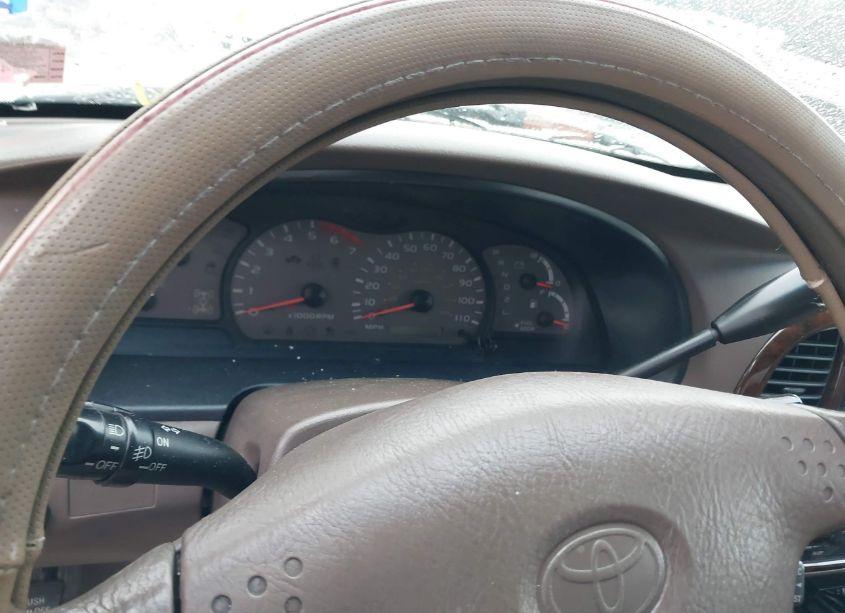 Photo 7 of 2002 Toyota Sequoia SR5 (VIN 5TDBT44A92S104383)