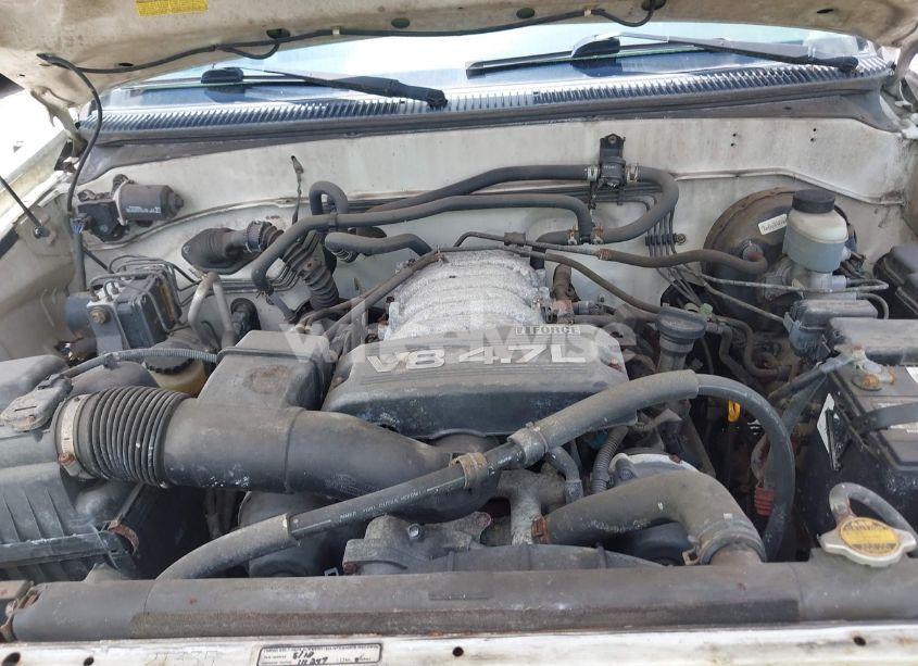 Photo 10 of 2003 Toyota Sequoia SR5 V8 (VIN 5TDBT44A93S186004)