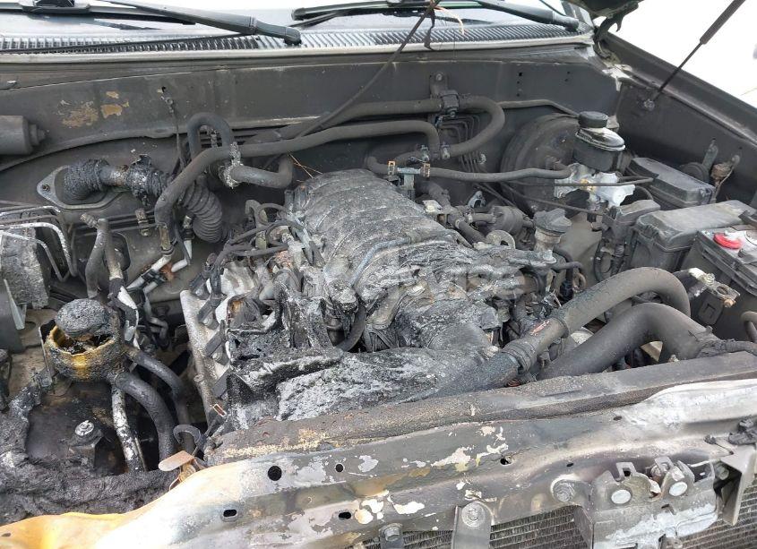 Photo 10 of 2005 Toyota Sequoia SR5 V8 (VIN 5TDBT44A95S239271)