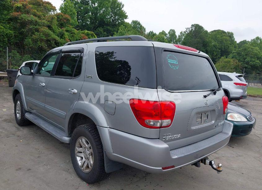 Photo 3 of 2005 Toyota Sequoia SR5 V8 (VIN 5TDBT44A95S239271)