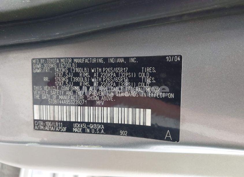 Photo 9 of 2005 Toyota Sequoia SR5 V8 (VIN 5TDBT44A95S239271)