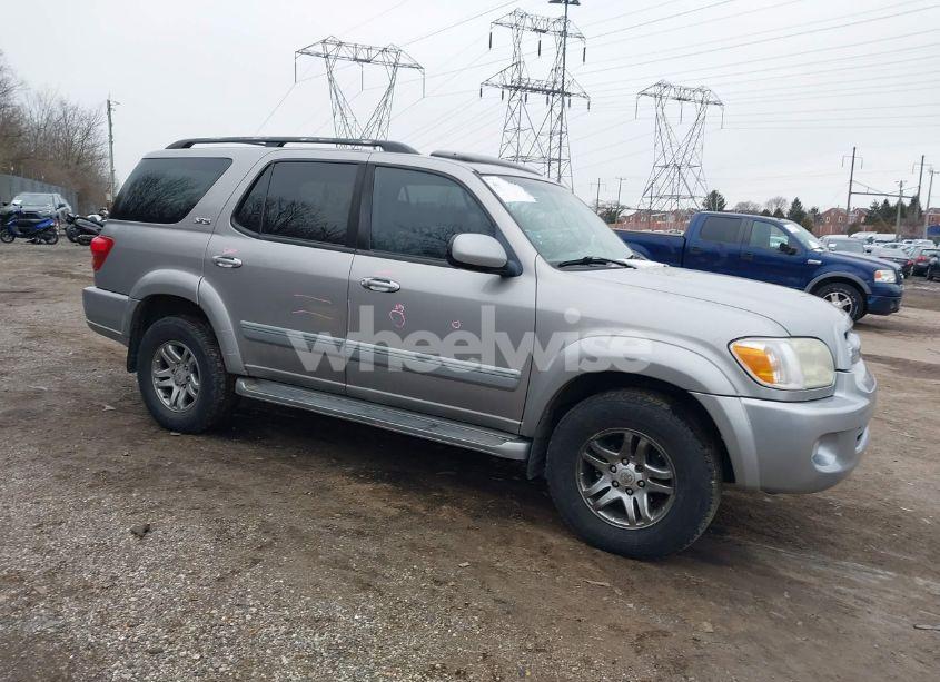2005 Toyota Sequoia SR5 V8 (VIN 5TDBT44A95S246415) main photo