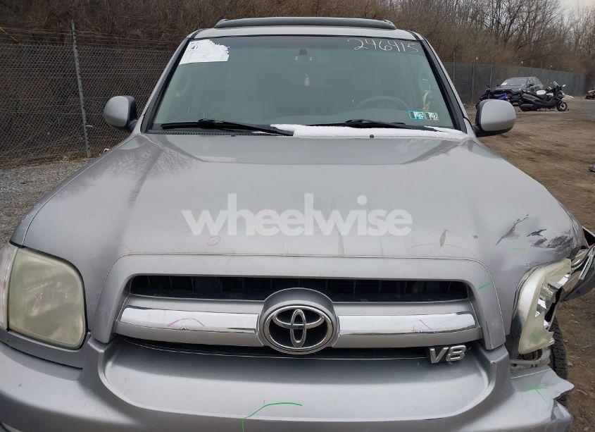 Photo 10 of 2005 Toyota Sequoia SR5 V8 (VIN 5TDBT44A95S246415)