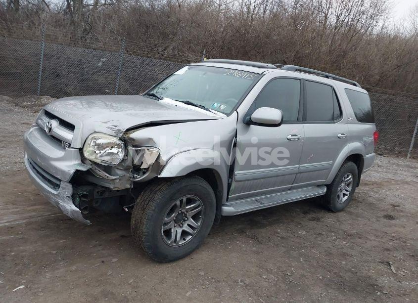 Photo 2 of 2005 Toyota Sequoia SR5 V8 (VIN 5TDBT44A95S246415)