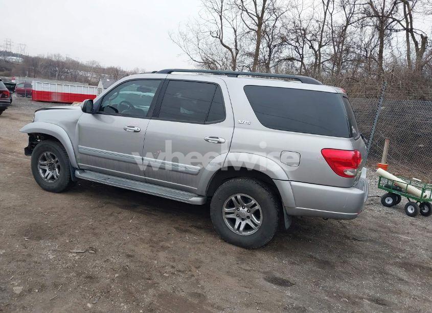 Photo 3 of 2005 Toyota Sequoia SR5 V8 (VIN 5TDBT44A95S246415)