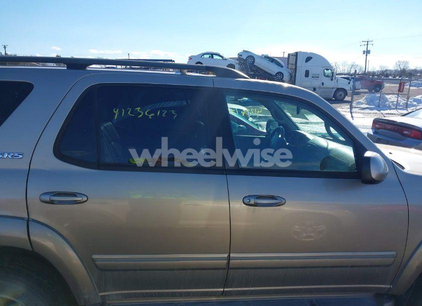 Photo 12 of 2005 Toyota Sequoia SR5 V8 (VIN 5TDBT44A95S253509)