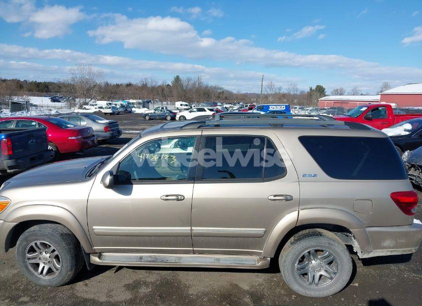 Photo 13 of 2005 Toyota Sequoia SR5 V8 (VIN 5TDBT44A95S253509)