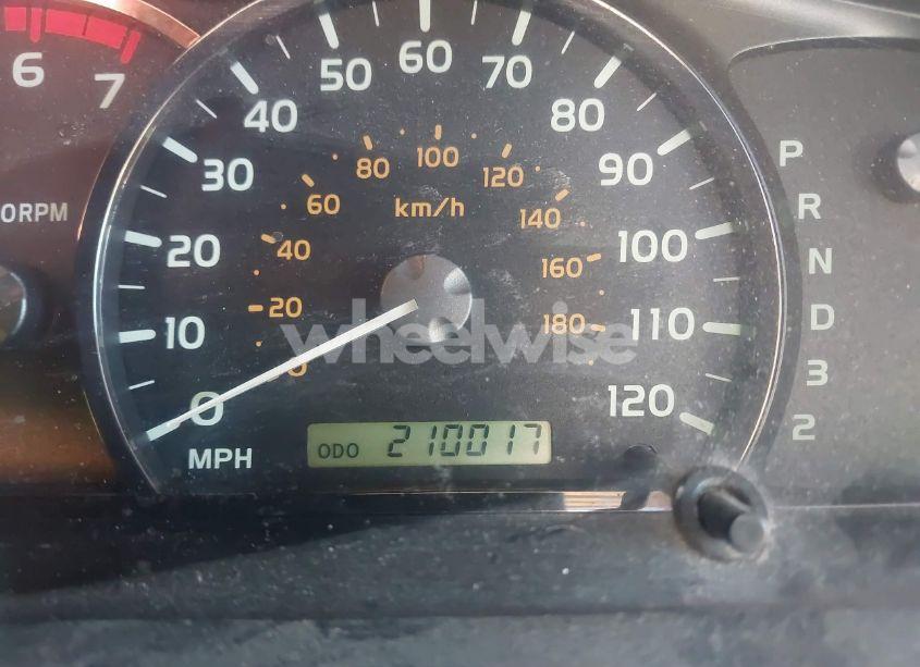 Photo 14 of 2005 Toyota Sequoia SR5 V8 (VIN 5TDBT44A95S253509)