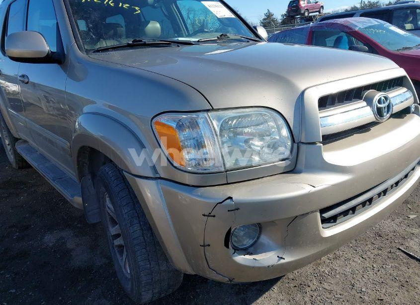 Photo 6 of 2005 Toyota Sequoia SR5 V8 (VIN 5TDBT44A95S253509)
