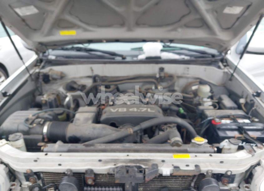 Photo 10 of 2005 Toyota Sequoia SR5 V8 (VIN 5TDBT44A95S257043)